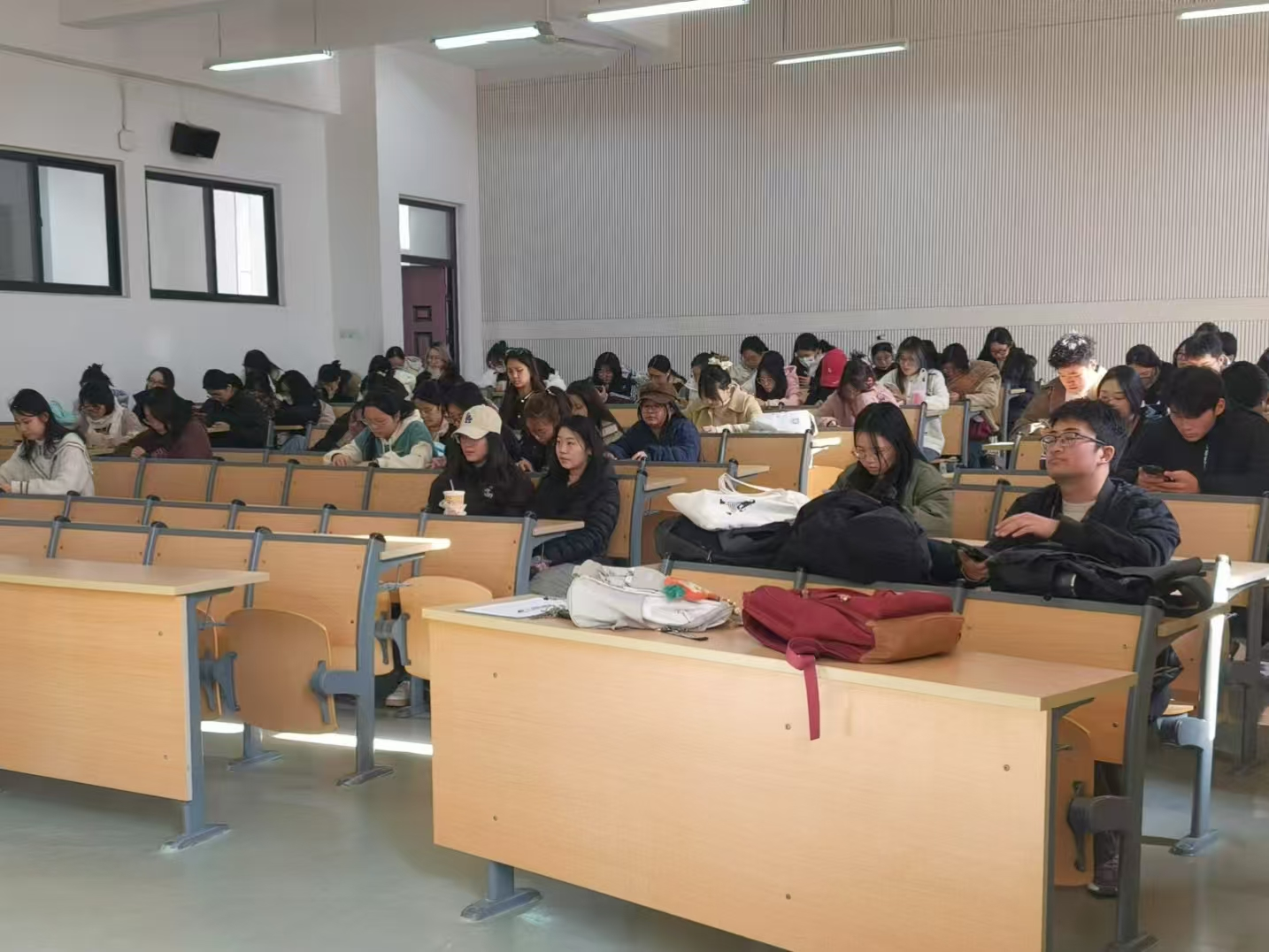 ���ֶ�������ҳ��